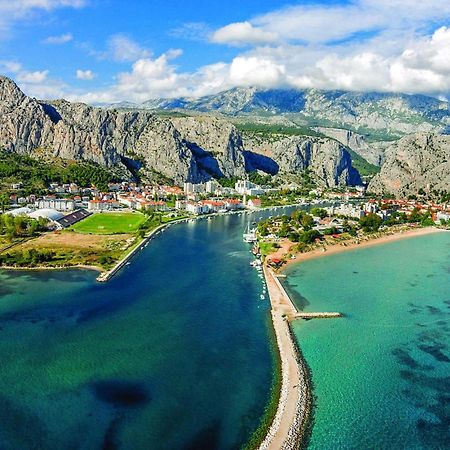 Lovely Apartment In Omis With Kitchenette Exterior photo