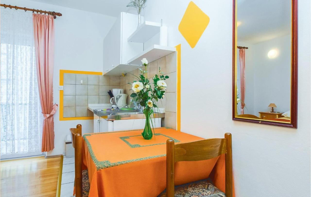 Lovely Apartment In Omis With Kitchenette Exterior photo