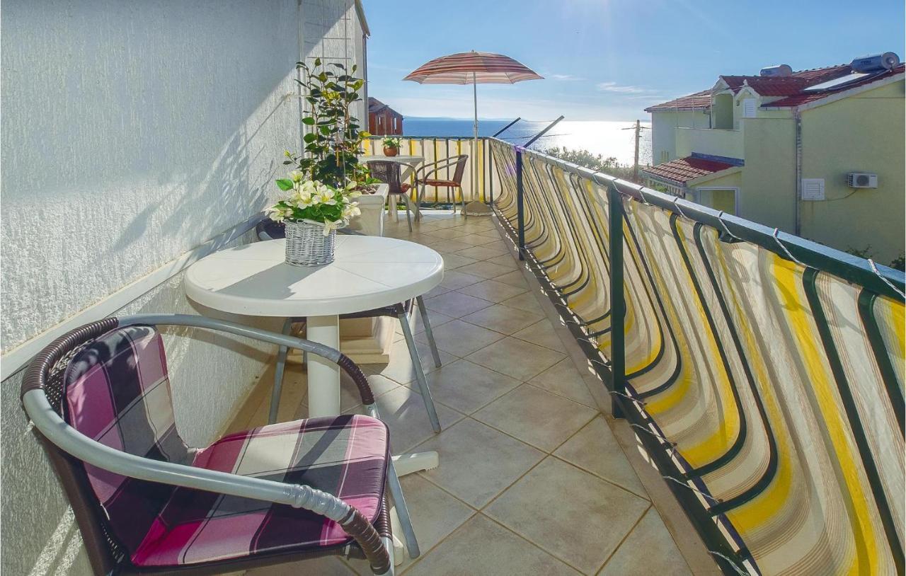 Lovely Apartment In Omis With Kitchenette Exterior photo